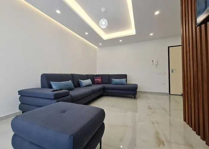 Alvi Apartment
