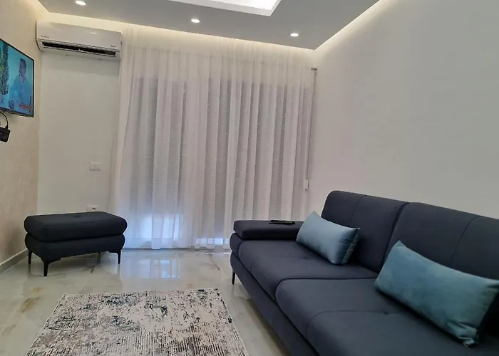 Alvi Apartment